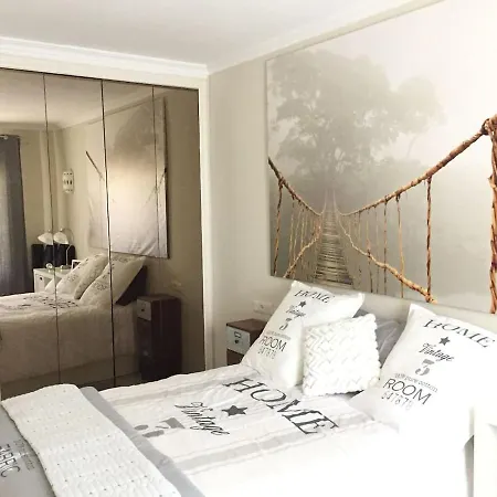 Acogedor, Tranquilo, Luminoso, Jardin Privado Apartment *